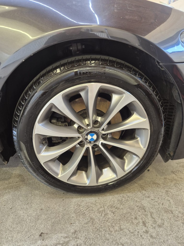 Czyszczenie felg i konserwacja opon – Gold Car Autodetailing